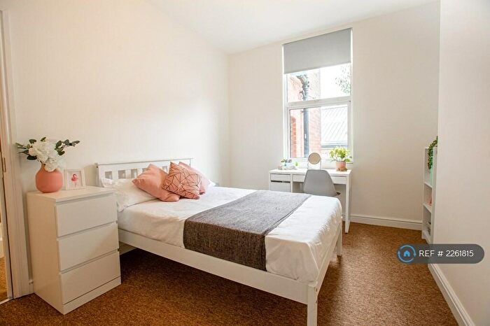 6 Bedroom Terraced House To Rent In College Street, Sheffield, S10