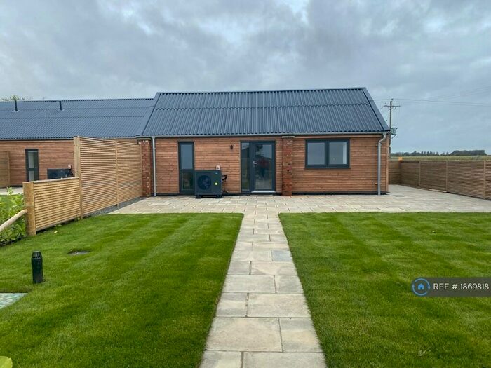 4 Bedroom Semi-Detached House To Rent In Newham Drain, New York, Lincoln, LN4