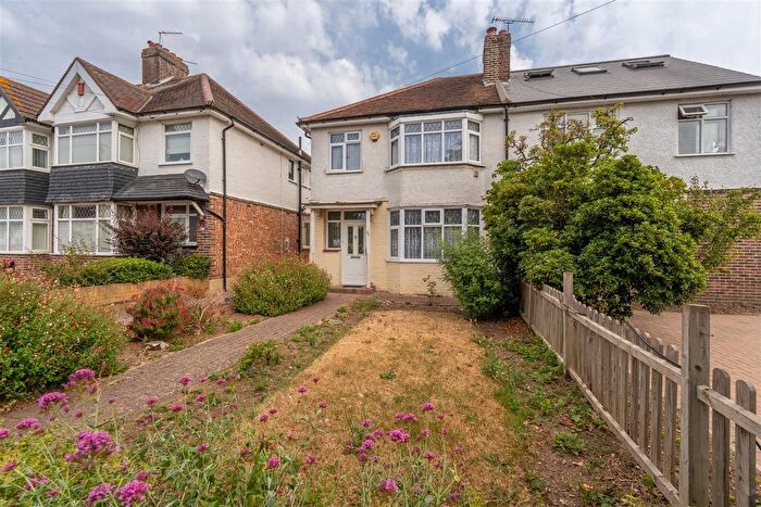 3 Bedroom Semi-detached House For Sale In Central Avenue, Hounslow, TW3