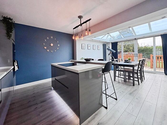 3 Bedroom Semi-Detached House For Sale In Kenmore Avenue, Cleckheaton, BD19