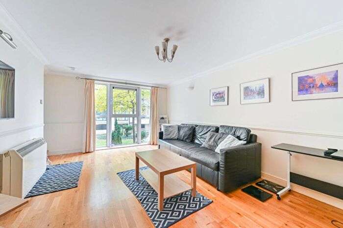2 Bedroom Flat For Sale In Glaisher Street, Greenwich, London, SE8