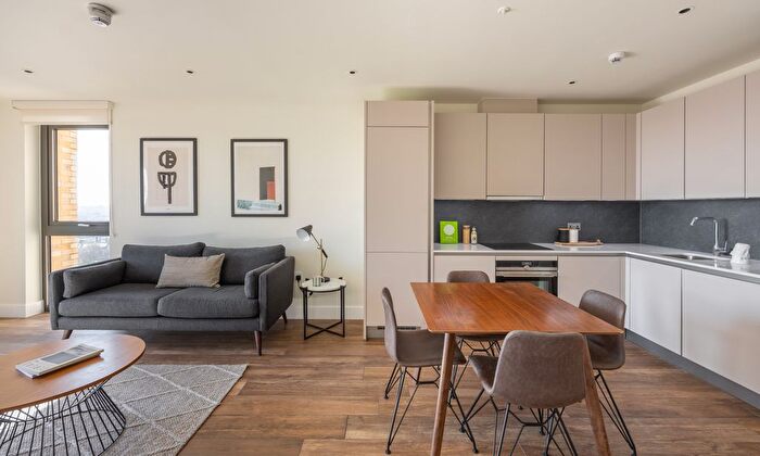 1 Bedroom Flat To Rent In Copperas Street, London, SE8