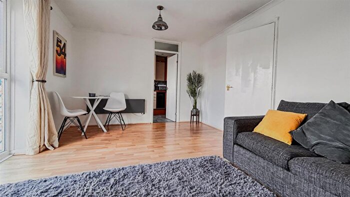 1 Bedroom Flat For Sale In Abbotsford House, Marina, Swansea, SA1