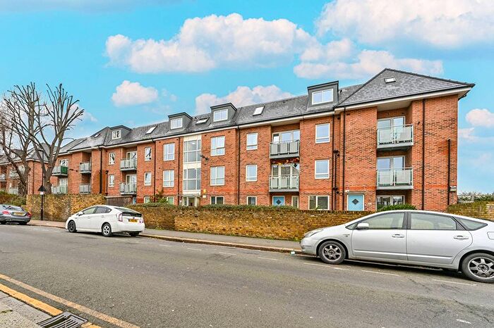 2 Bedroom Flat To Rent In Chargeable Lane, Plaistow, London, E13