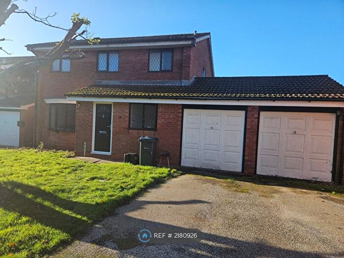 4 Bedroom Detached House To Rent In Biton Close, Birmingham, B17