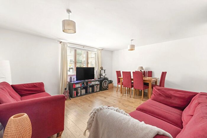 2 Bedroom Flat To Rent In Coopers Lodge, Tooley Street, SE1