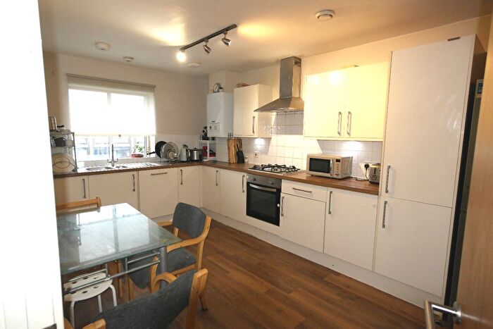 3 Bedroom Flat To Rent In Vickers House, Romford, Essex, RM1