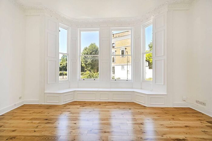 2 Bedroom Flat To Rent In Cromwell Crescent, Kensington, London, SW5