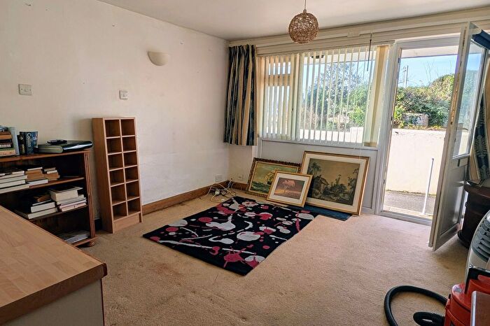 1 Bedroom Flat For Sale In East End, Turnpike Road, Marazion, TR17