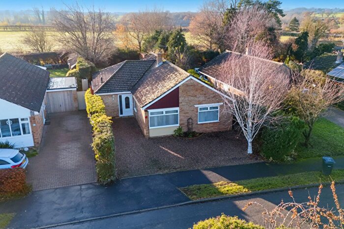 4 Bedroom Detached Bungalow For Sale In Hillside, Barnham Broom, Norwich, NR9