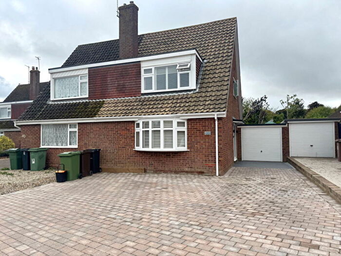 3 Bedroom Semi-Detached House For Sale In Boughton Monchelsea, Kent, ME17