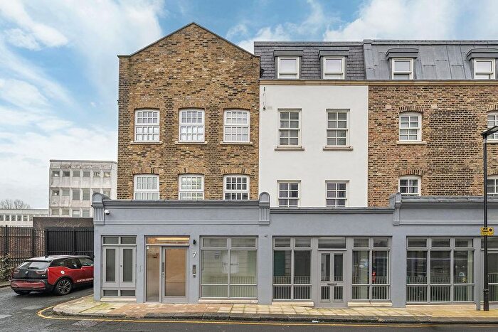 2 Bedroom Flat For Sale In Hermes Street, London, N1