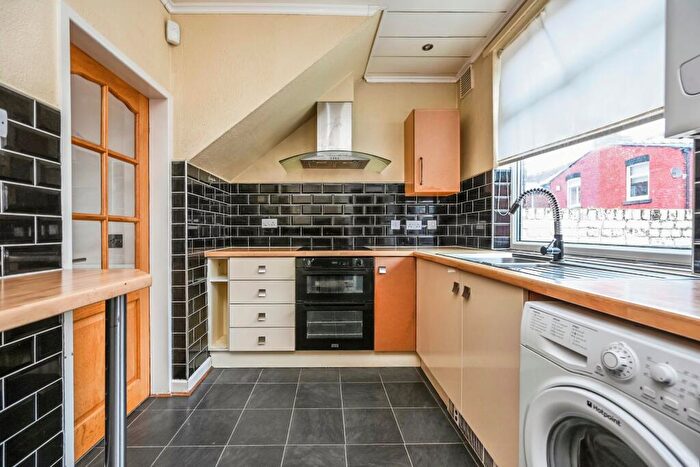 3 Bedroom End Of Terrace House For Sale In Munster Road, Liverpool, Merseyside, L13