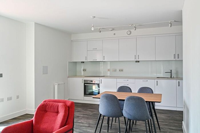 3 Bedroom Flat To Rent In Millet Place, Royal Docks, London, E16