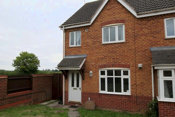 3 Bedroom Semi-Detached House To Rent In Dixon Road, Kingsthorpe, Northampton, NN2