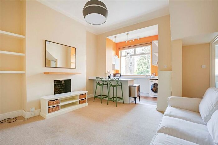 1 Bedroom Flat To Rent In Aynhoe Road, London, W14