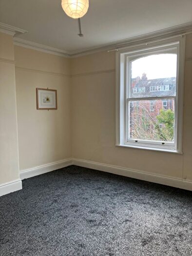 2 Bedroom Flat To Rent In Woodsley Road, Leeds, LS2