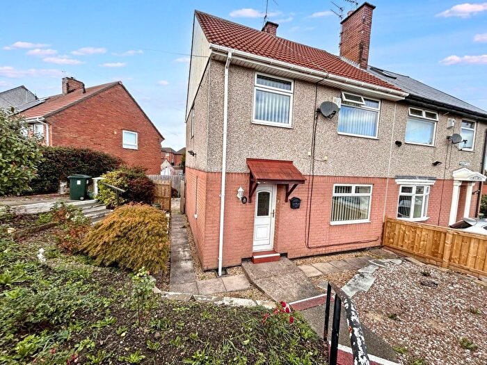 3 Bedroom Semi-Detached House For Sale In Split Crow Road, Gateshead, NE8