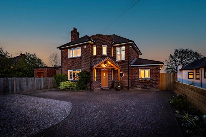 4 Bedroom Detached House For Sale In Hartford Road, Davenham, CW9