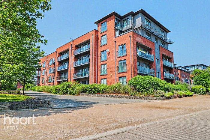 2 Bedroom Apartment For Sale In Aire Quay, Leeds, LS10