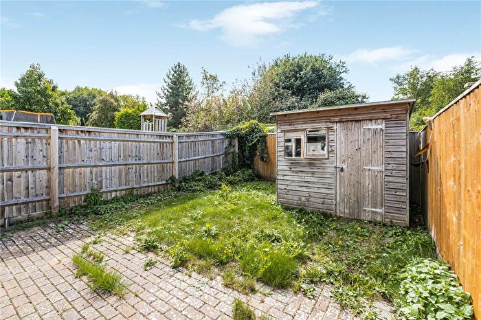 2 Bedroom Flat For Sale In Ingle Close, Headington, OX3