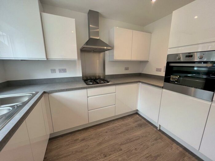 3 Bedroom Semi-Detached House To Rent In Bushby Road, Oadby, LE2