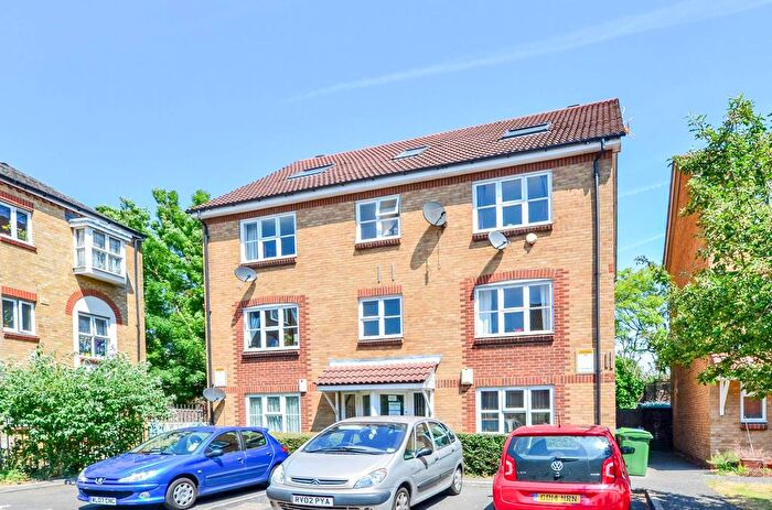 1 Bedroom Flat To Rent In Bushwood Drive, Bermondsey, London, SE1