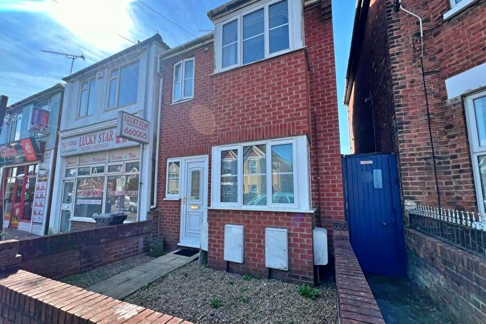 2 Bedroom Flat To Rent In Hamworthy, BH15