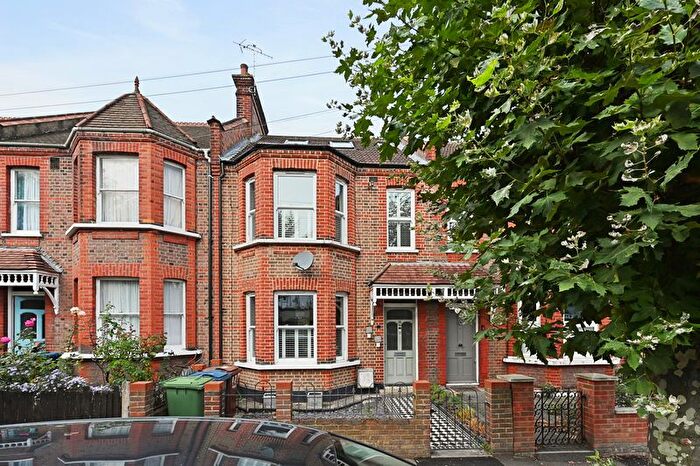 4 Bedroom Semi Detached House For Sale In Drury Road, West Harrow, HA1
