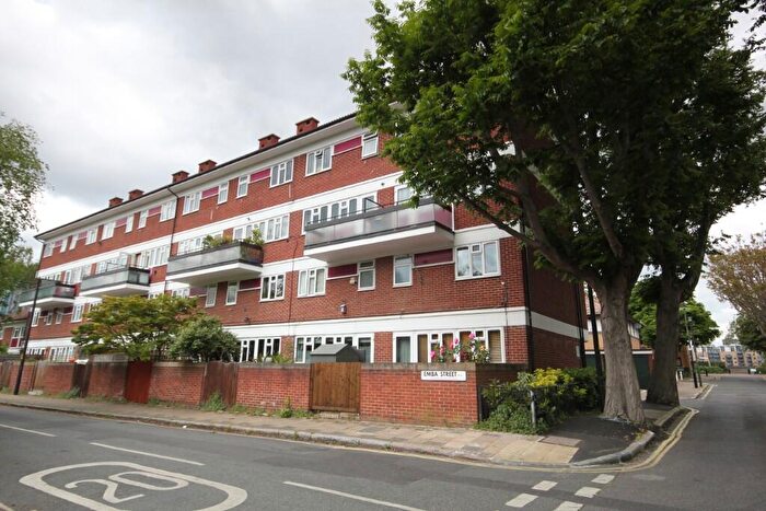 2 Bedroom Maisonette For Sale In Emba Street, London, SE16