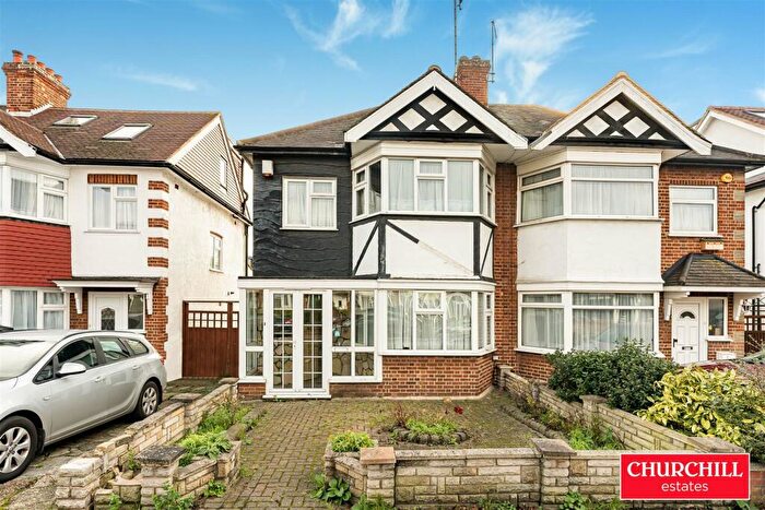 3 Bedroom Semi Detached House For Sale In Elmcroft Avenue, Wanstead, E11