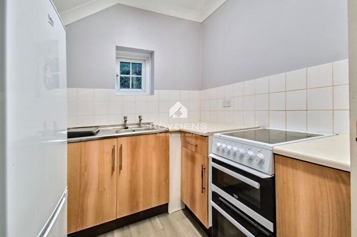 1 Bedroom Flat To Rent In High Street, Kelvedon, Essex, CO5