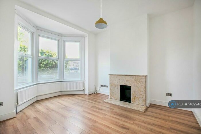 3 Bedroom Terraced House To Rent In Chingford Road, London, E17