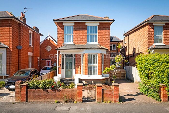 4 Bedroom Detached House For Sale In Acacia Grove, New Malden, KT3