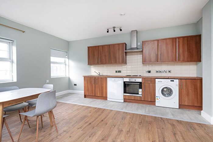 2 Bedroom Flat To Rent In St. James's Street, Walthamstow, London, E17