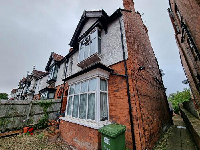 1 Bedroom Flat To Rent In Emscote Road, Warwick, CV34