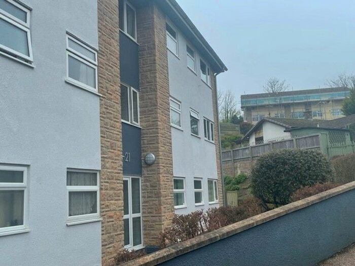 2 Bedroom Flat To Rent In Alleyn Court, Seaton, EX12