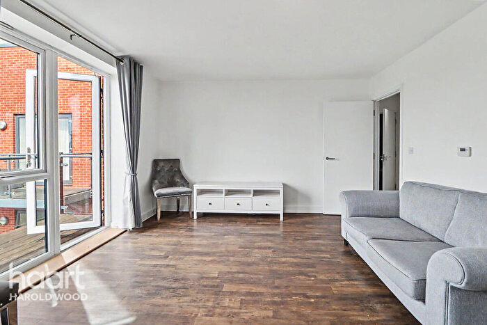 1 Bedroom Apartment For Sale In Safflower Lane, Romford, RM3