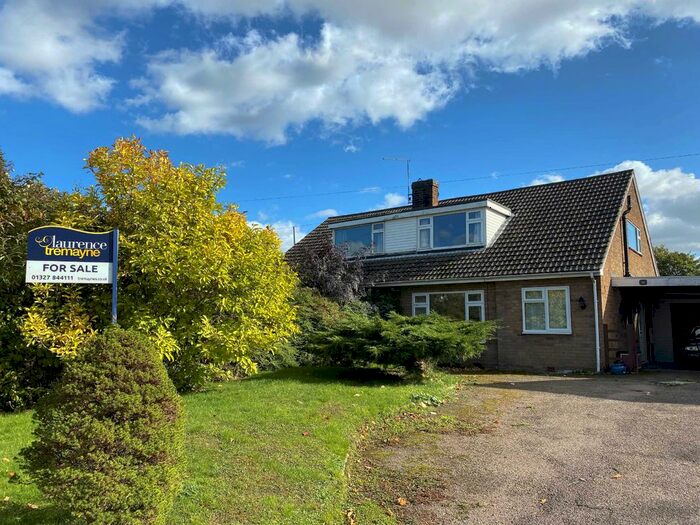 3 Bedroom Semi-Detached House For Sale In Ashwells Lane, Yelvertoft, Northamptonshire, NN6