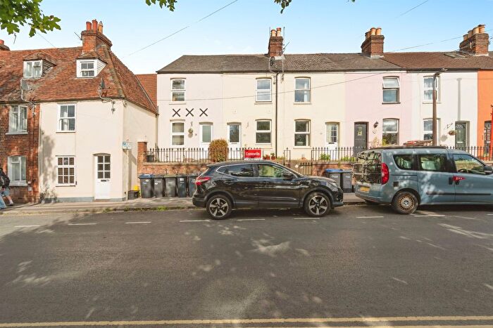2 Bedroom Terraced House For Sale In Rampart Road, Salisbury, SP1