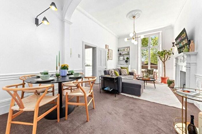 1 Bedroom Flat To Rent In St George's Square, Pimlico, London, SW1V