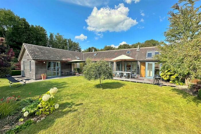 3 Bedroom Detached House For Sale In Longsplatt, Corsham, SN13