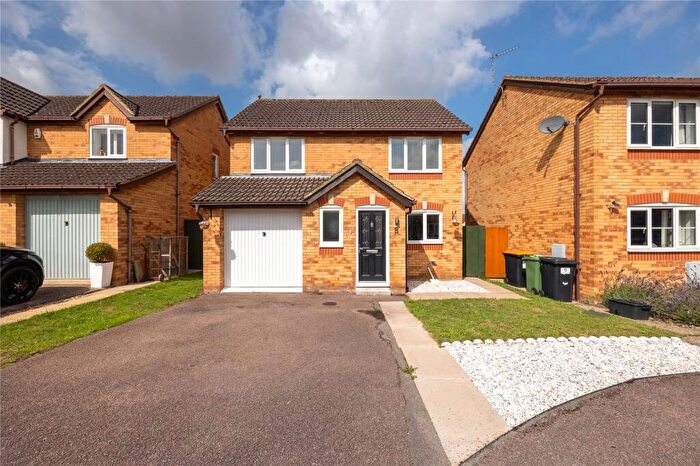 4 Bedroom Detached House For Sale In Nicholls Close, Barton-le-Clay, Bedford, Bedfordshire, MK45