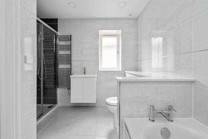 5 Bedroom Detached House To Rent In Alderbrook Road, Solihull, B91