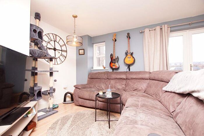1 Bedroom Apartment For Sale In The Chandlers, Salt Meat Lane, Gosport, PO12