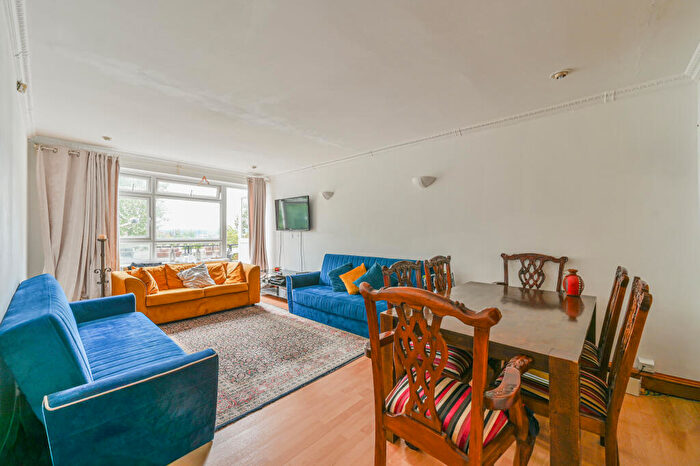2 Bedroom Apartment To Rent In Katherine Court, Honor Oak Road, London, SE23