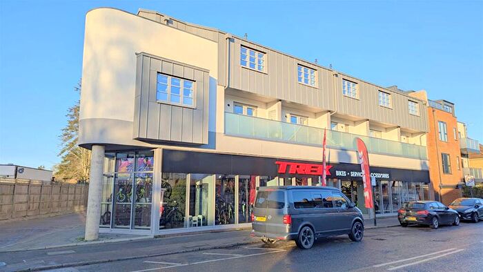 1 Bedroom Apartment To Rent In Montague Close, Hatfield Road, St. Albans, AL1