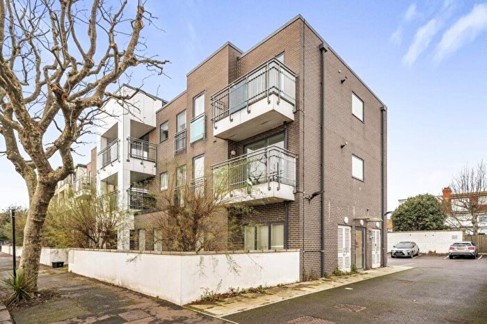 2 Bedroom Flat To Rent In Roman Road, Hove, East Sussex, BN3