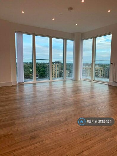 2 Bedroom Flat To Rent In Larkin House, London, SE3