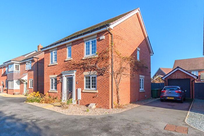 4 Bedroom Detached House For Sale In Birch Grove, Honeybourne, WR11